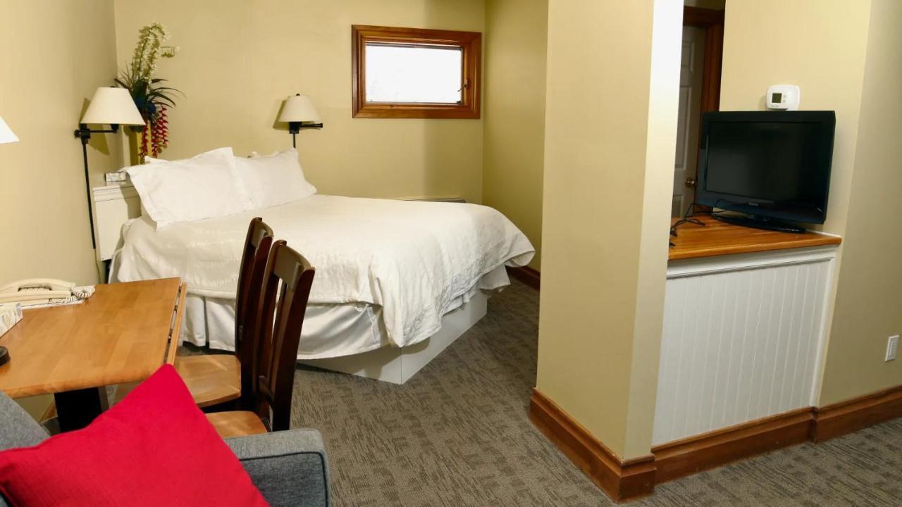 Kettle Creek Inn Port Stanley Exteriör bild