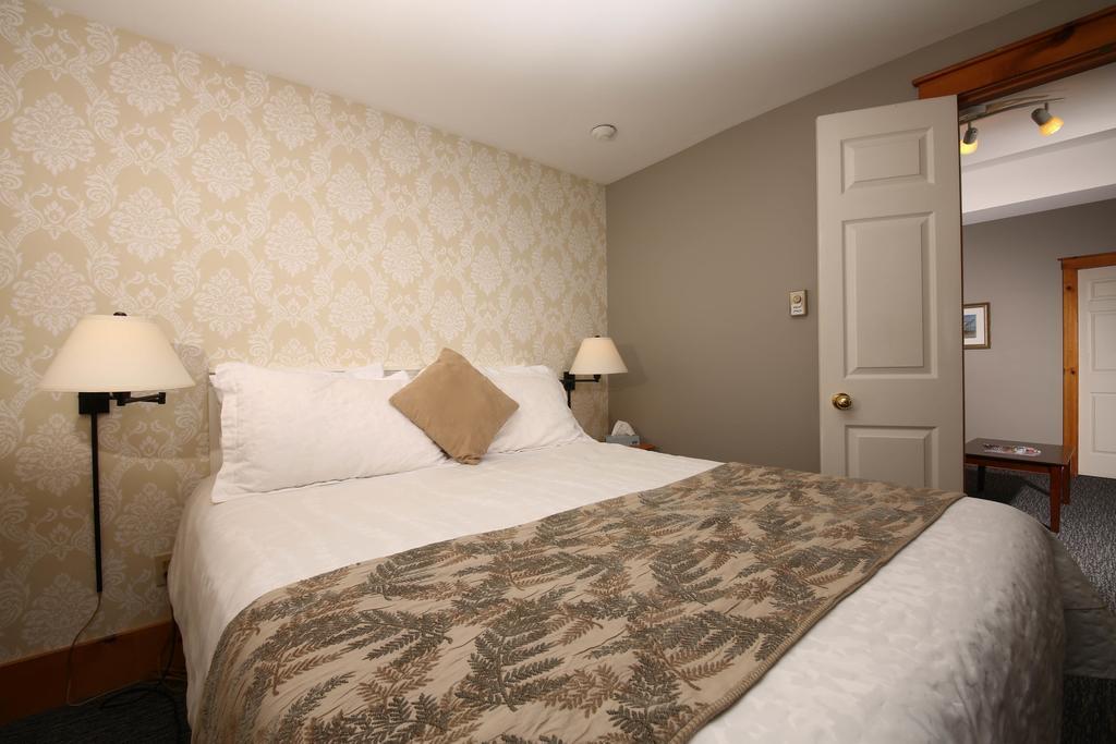 Kettle Creek Inn Port Stanley Exteriör bild