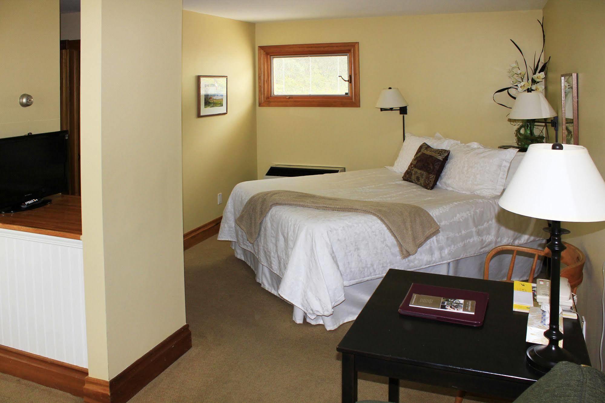 Kettle Creek Inn Port Stanley Exteriör bild