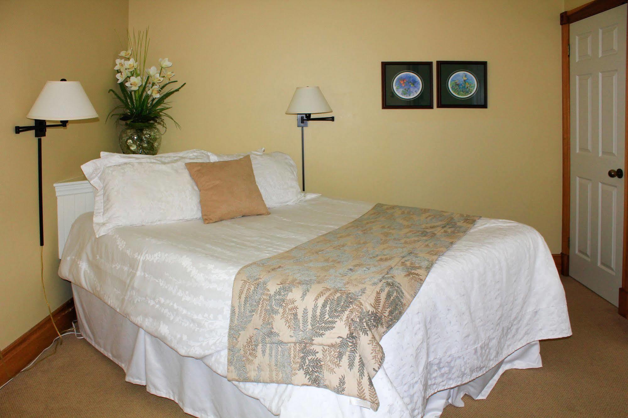 Kettle Creek Inn Port Stanley Exteriör bild